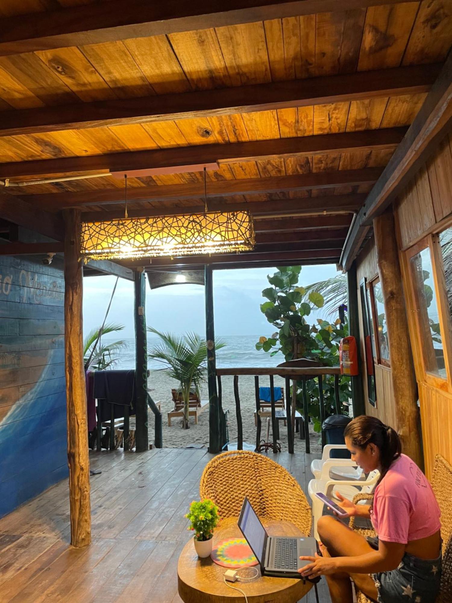 The Mompe Beach Hostal La Poza Εξωτερικό φωτογραφία